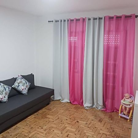 Simpatico Apartamento No Centro Lisbon Luaran gambar
