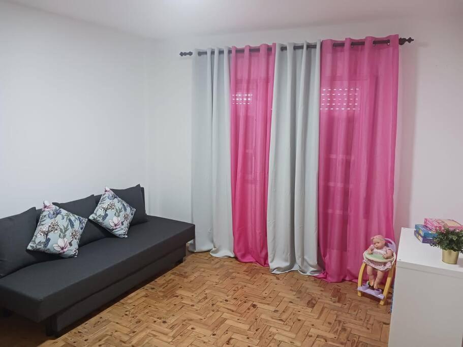 Simpatico Apartamento No Centro Lisbon Luaran gambar