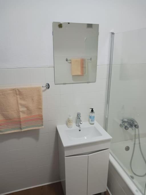 Simpatico Apartamento No Centro Lisbon Luaran gambar